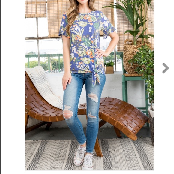 INDIGO FLORAL ROUND NECK WITH SELF TIE TOP , NEW! - Picture 4 of 16